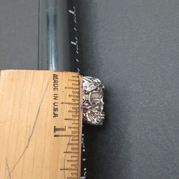 LARGE Silver silver sugar skull ring - Picture 8 of 9